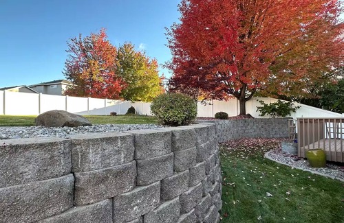 Moran Prairie House | South Hill Retreat - 12 mins to Downtown