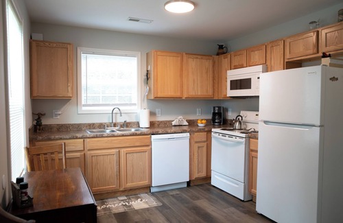 Bristol House | South Holston Retreat, walking distance to South Holston river centrally located