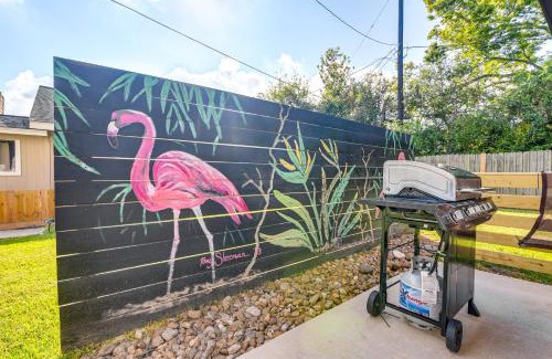 South Houston House | South Houston Townhome with Patio and Gas Grill!