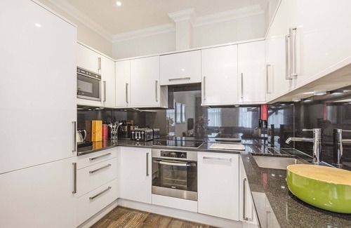 Courtfield Apartment | South Kensington Deluxe Three Bedroom Apartment
