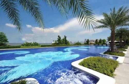 Huai Khwang Apartment | South Korean Embassy Pool 2 Bedroom 2 Bathroom Suite