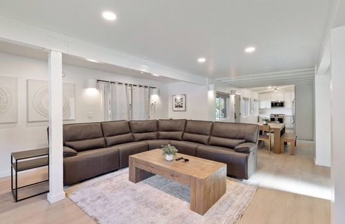 Lakeside Park Apartment | South Lake Chalet #1-Boutique Suite-Minutes to Heavenly & Lake Tahoe