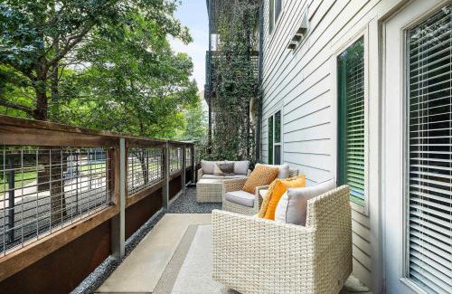 South Lamar House | South Lamar Retreat - Sauna, Plunge & Pickleball