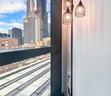 The Loop Apartment | South Loop Rooftop With In & Out Parking 1