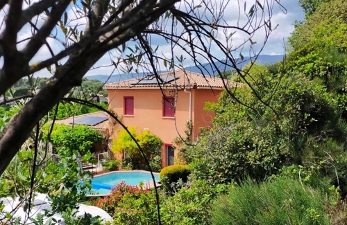 La Motte-dʼAigues Villa | South Luberon - Villa - private pool - sleeps 7 - near étang de la bonde