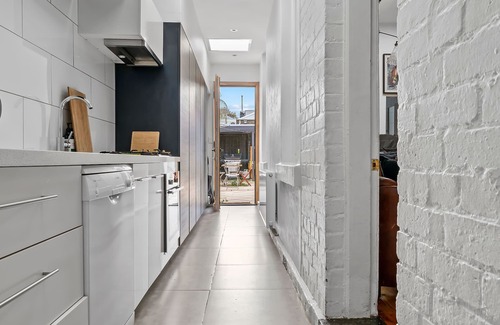 South Melbourne House | South Melbourne terrace .Short walk to Grand Prix,CBD and Tram.