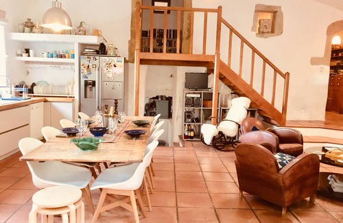 Puimisson Villa | South of France - Large farmhouse with Pool, 5 air-con bedrooms & large garden