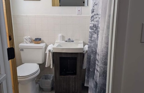 Canaan Apartment | South of the Border VT Room 1