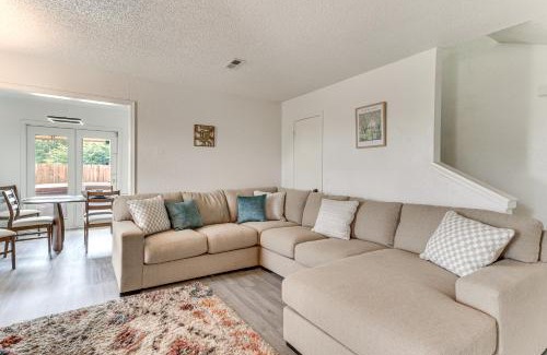 South Oklahoma City House | South OKC Home with Hot Tub-Game Room 18 Mi to OU!