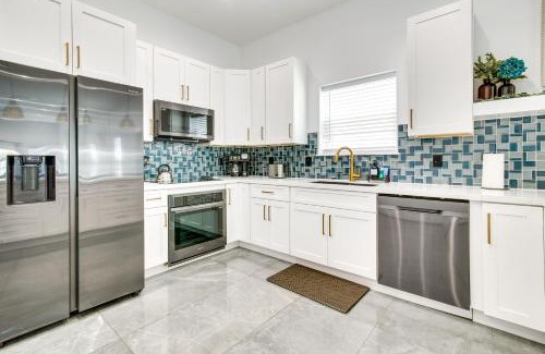 South Padre Island House | South Padre Island Retreat Private Pool!
