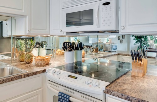 Upper Grand Lagoon House | South Point Marina! Bay Point + Views, Golf, Neons
