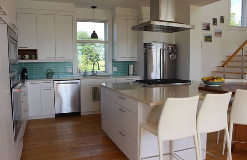 Victoria House | South Shore Bliss- Bright, Spacious Oceanfront Retreat with Private Golf Green