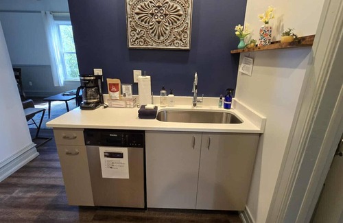 Bayfield Apartment | South Shore Condo @ Bayfield Guest House