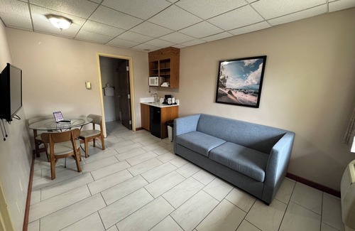 Sandusky Hotel | South Shore Inn