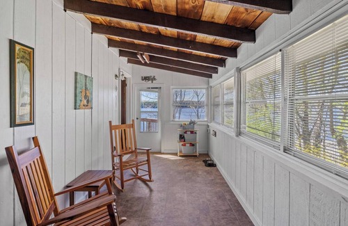 Northville House | South Shore Lake House Hideaway