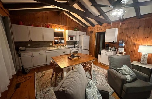 Twin Lake House | South Shore Resort - The Sparrow