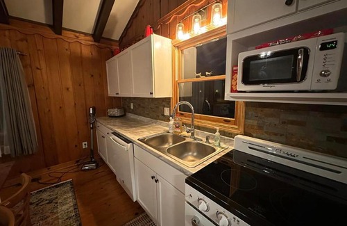 Twin Lake House | South Shore Resort - The Sparrow