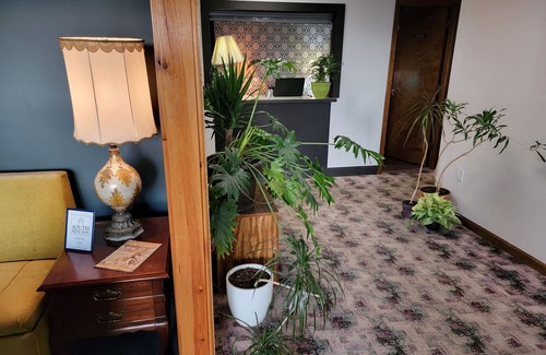 South Burlington Hotel | South Side Inn - Burlington