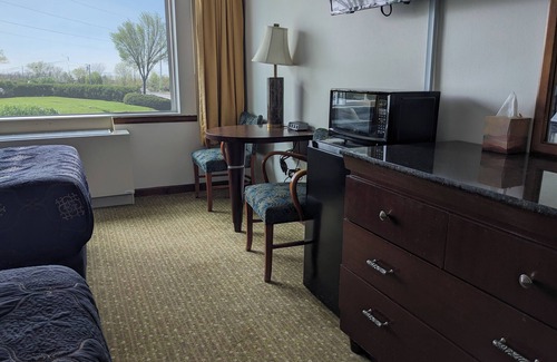 South Burlington Hotel | South Side Inn - Burlington