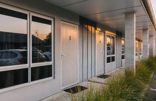 Feilding Hotel | South Street West Motel