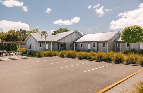 Feilding Hotel | South Street West Motel