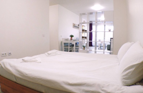 Varna Apartment | South Studio Papaya 30 for 4 people with free parking