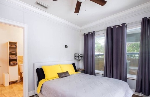 SoHo House | South Tampa Bungalow Retreat - Walking distance to over 30 restaurants and Tampa