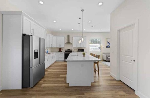 Sun Bay South House | South Tampa Luxurious Getaway