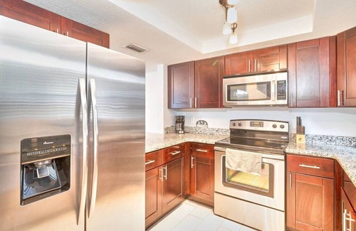 Bayshore Gardens House | South Tampa Retreat: Fenced Yard, Top Location!