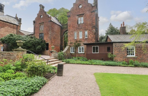 Macclesfield Cottage | South Tower Cottage