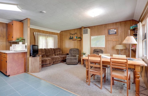 Conover Cabin | South Twin Lake Cabin w/Dock, Steps to Water