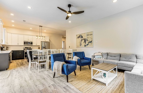 South Haven House | South Haven Home w/Hot Tub + Pickleball Court!