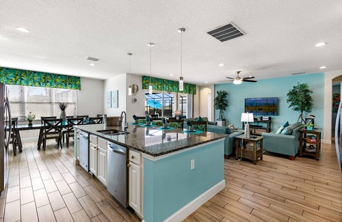 Loughman Villa | South View 5* Villa, large pool area, spa, gameroom, nr Disney, Universal & golf