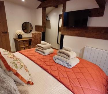 Thornton House | South view farm cottage 2 Bed