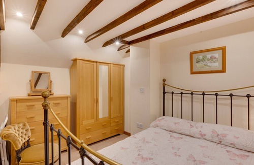 Great Longstone House | South View - One Bedroom House, Sleeps 2