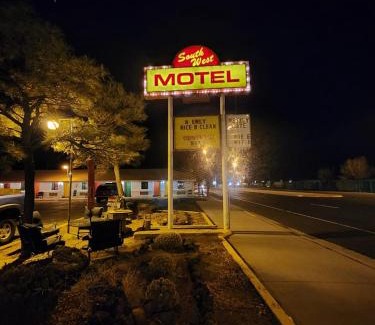 Grants Hotel | South West Motel