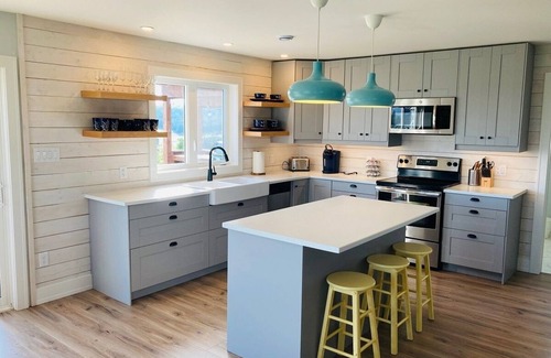 Clinton House | South West River Retreat Vacation House