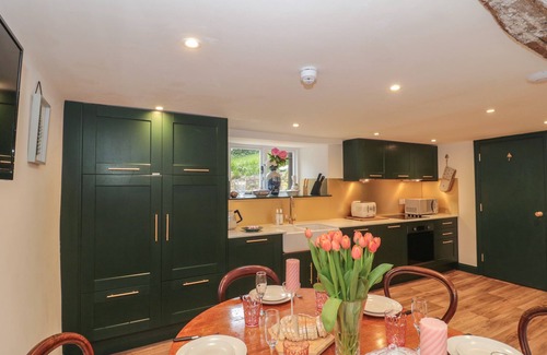Newton St Loe Cottage | SOUTHBANK, pet friendly, character holiday cottage in Bath