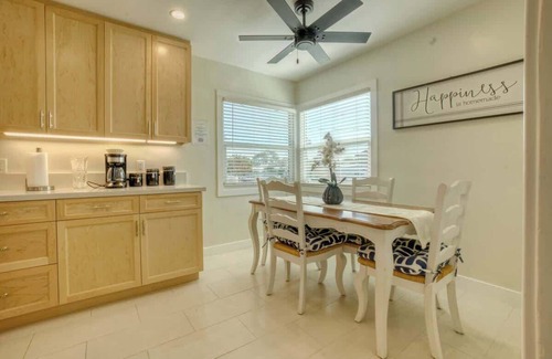 Harbor Gateway South House | Southbaysunshine coastal cottage by beach-30+ Days