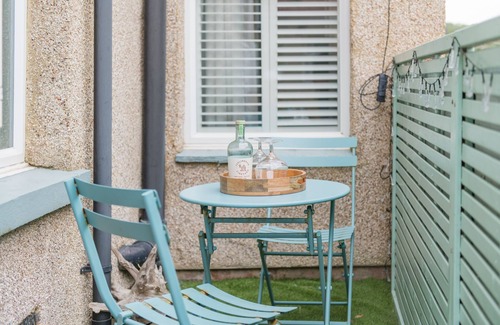 Hythe Cottage | Southbeach by Bloom Stays - a holiday let that sleeps 4 guests in 1 bedroom
