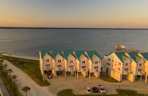 Alligator Point Condo | Southeast Breeze @ Alligator Point Marina and Tiki Hut (Gulf and Bay Access)