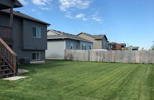 Sioux Falls House | Southeast Retreat 4Beds 3bath Family&Pet friendly!