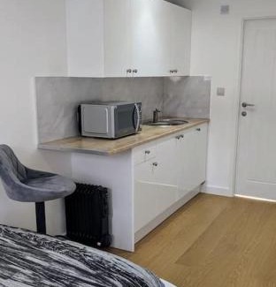 Southend-on-Sea Apartment | Southend Airport Ground Floor Studio, with parking