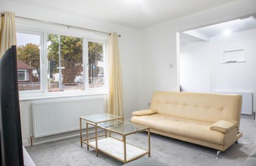 Westcliff-on-Sea House | Southend Retreat King Suite