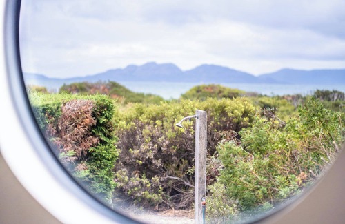 Dolphin Sands House | Southerlys Beach House - Freycinet Holiday Houses