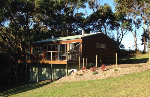 Wattle Hill Cabin | Southern Anchorage Retreat