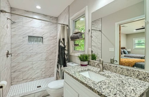 East Point House | Southern Atlanta Retreat!