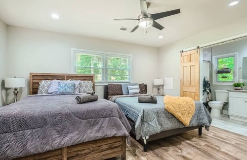 East Point House | Southern Atlanta Retreat!