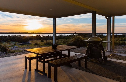 Lake Wangary House | Southern Ocean Lookout