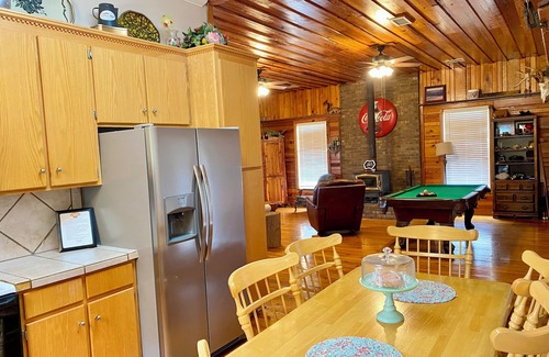 Goshen House | Southern Backroad Retreats (The Pool House)